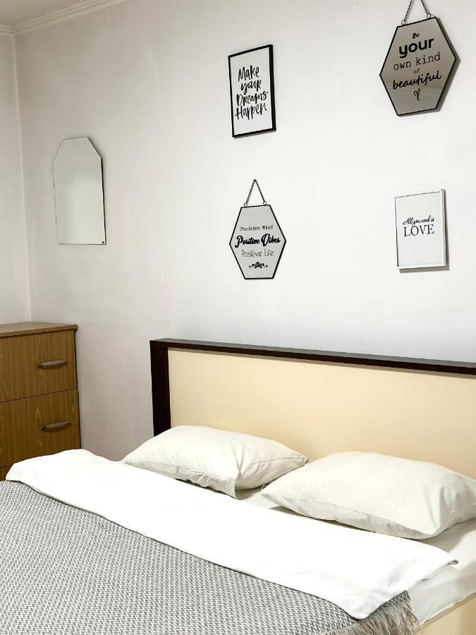 Romantic Apartments- In Historical Center Lviv Exterior foto